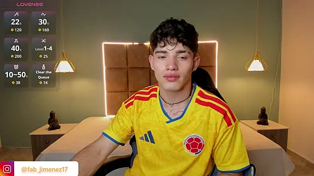 AlejooTwink online show from June 24, 4:11 am