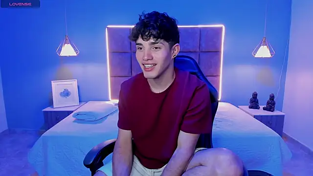 AlejooTwink online show from July 16, 5:13 am