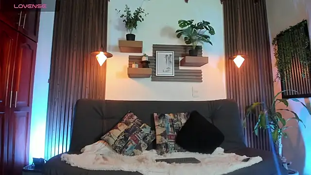 Layla 707 online show from March 22, 5:49 am