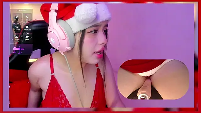 Snapshot of MhiaRey chatting on December 5, 5:38 am MhiaRey online show from December 5, 5:38 am