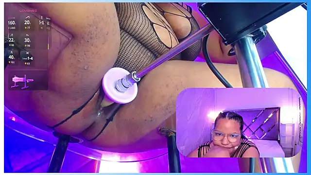 MhiaRey online show from May 12, 1:19 pm