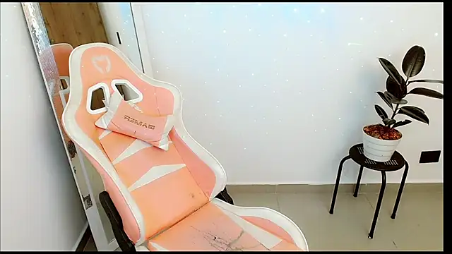 Kylie martinez online show from April 30, 4:41 am