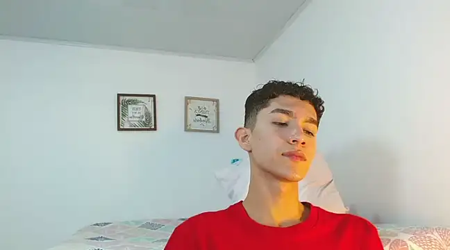 Noah tyler  online show from December 9, 7:07 pm