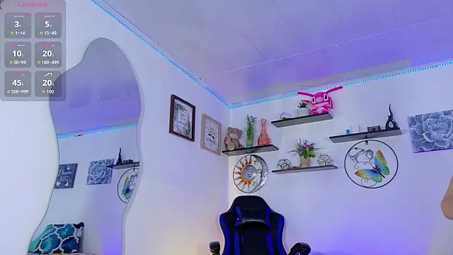 Noah tyler  online show from October 9, 1:47 am