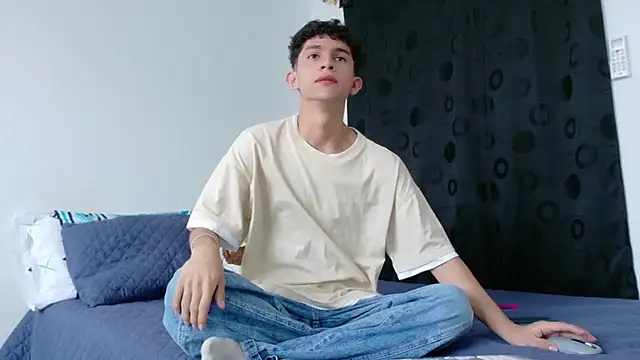 Noah tyler  online show from October 28, 5:48 pm