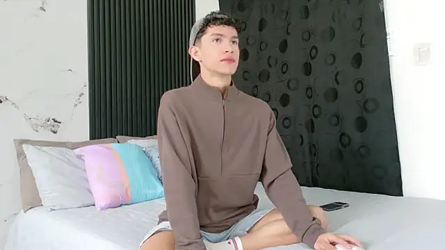 Noah tyler  online show from February 4, 12:55 pm