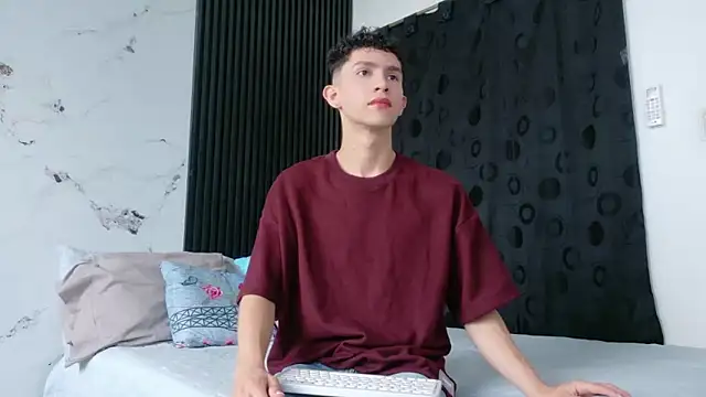 Noah tyler  online show from March 9, 6:01 pm