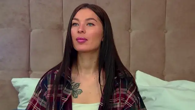 AlexandraBloom online show from October 23, 7:12 pm