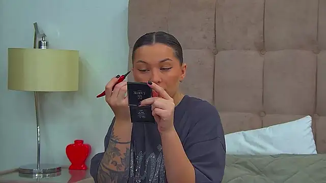 AlexandraBloom online show from March 15, 6:25 pm