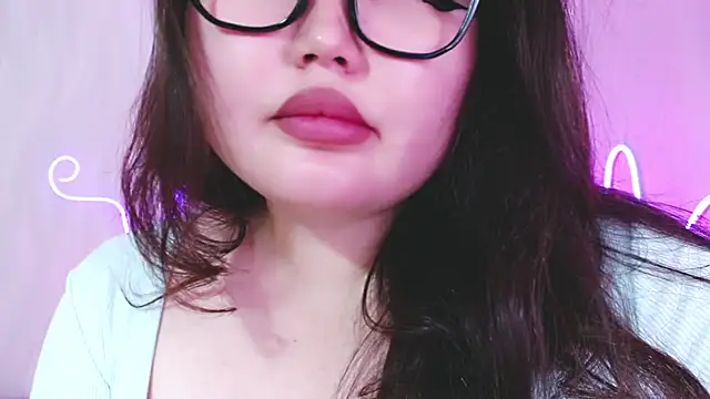 Snapshot of amina_moonlightt chatting on July 29, 5:55 pm amina moonlightt online show from July 29, 5:55 pm
