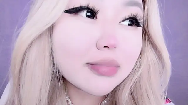 Snapshot of amelia_sunlight chatting on December 17, 3:39 am amelia sunlight online show from December 17, 3:39 am