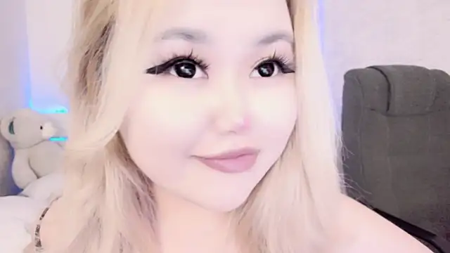 Snapshot of amelia_sunlight chatting on December 22, 11:09 pm amelia sunlight online show from December 22, 11:09 pm