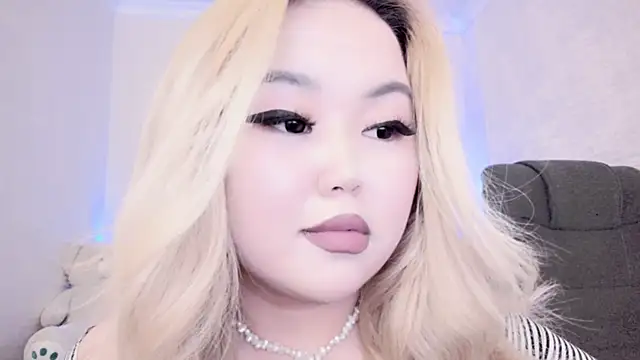 Snapshot of amelia_sunlight chatting on January 18, 1:30 am amelia sunlight online show from January 18, 1:30 am