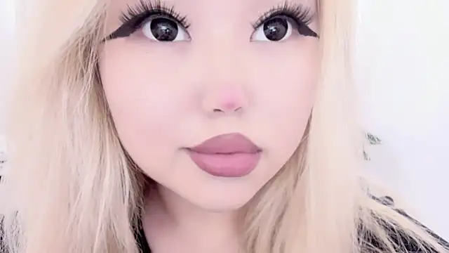 Snapshot of amelia_sunlight chatting on March 6, 4:52 am amelia sunlight online show from March 6, 4:52 am