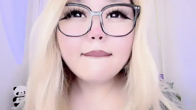 Snapshot of amelia_sunlight chatting on March 8, 1:39 am amelia sunlight online show from March 8, 1:39 am