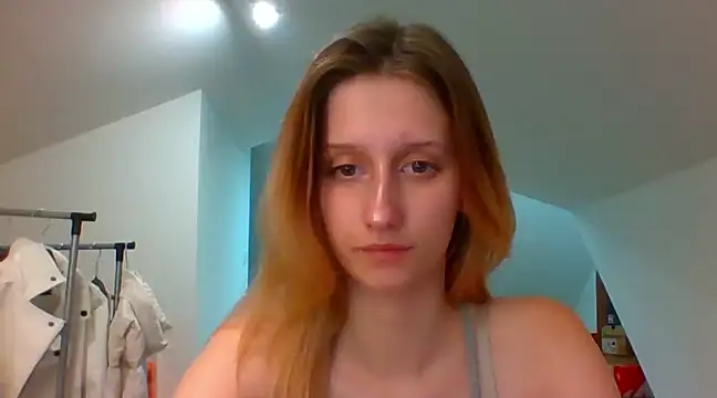 Snapshot of LUNA_delight chatting on December 2, 2:41 pm LUNA delight online show from December 2, 2:41 pm