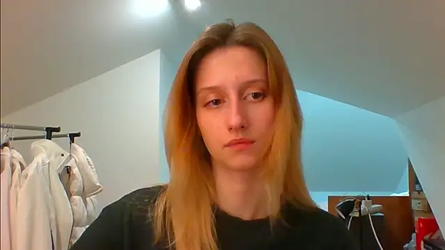 Snapshot of LUNA_delight chatting on December 13, 5:43 pm LUNA delight online show from December 13, 5:43 pm