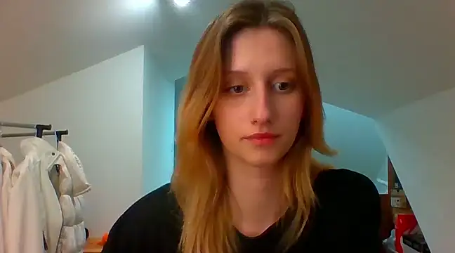 Snapshot of LUNA_delight chatting on December 18, 2:49 pm LUNA delight online show from December 18, 2:49 pm