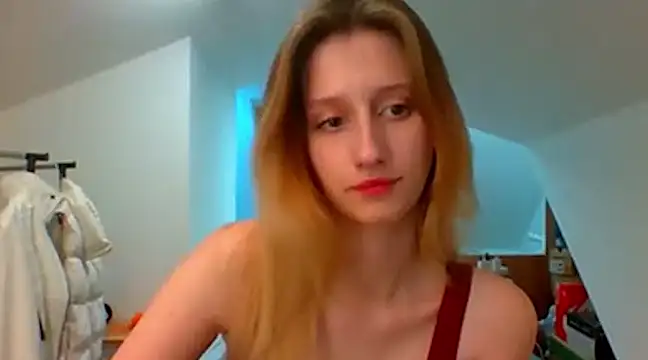 Snapshot of LUNA_delight chatting on December 18, 5:52 pm LUNA delight online show from December 18, 5:52 pm