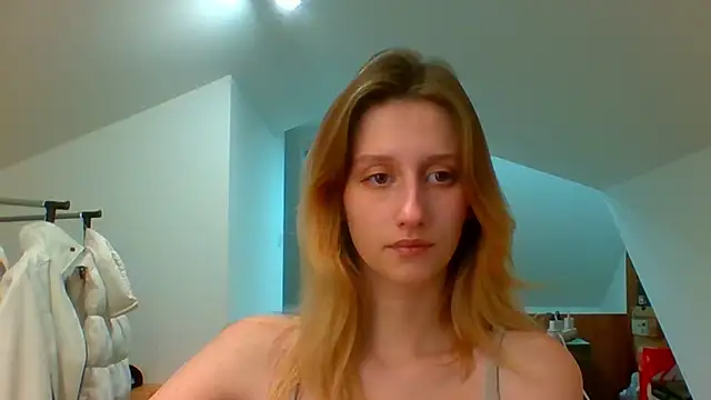 Snapshot of LUNA_delight chatting on December 20, 2:49 pm LUNA delight online show from December 20, 2:49 pm