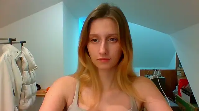 Snapshot of LUNA_delight chatting on December 20, 5:51 pm LUNA delight online show from December 20, 5:51 pm