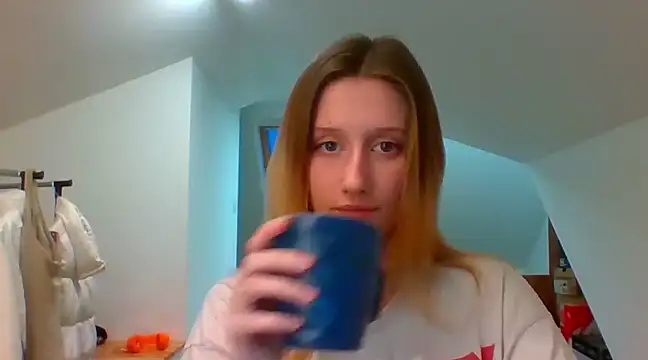 Snapshot of LUNA_delight chatting on December 23, 2:50 pm LUNA delight online show from December 23, 2:50 pm