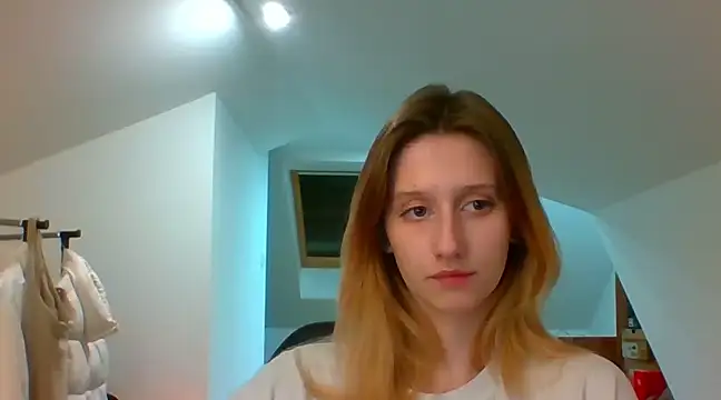 Snapshot of LUNA_delight chatting on December 23, 5:54 pm LUNA delight online show from December 23, 5:54 pm