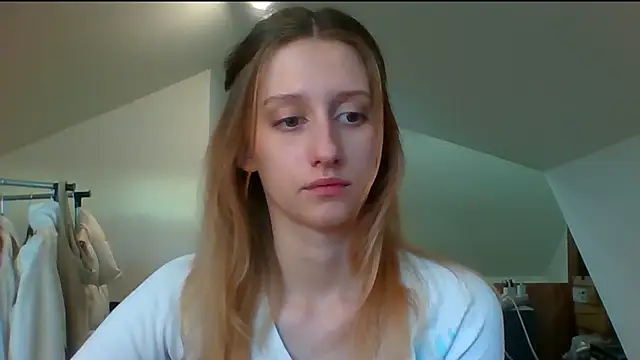 Snapshot of LUNA_delight chatting on January 3, 8:10 am LUNA delight online show from January 3, 8:10 am