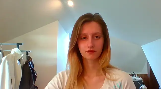 Snapshot of LUNA_delight chatting on February 19, 11:06 am LUNA delight online show from February 19, 11:06 am