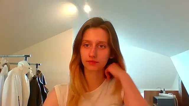 Snapshot of LUNA_delight chatting on March 10, 2:48 pm LUNA delight online show from March 10, 2:48 pm