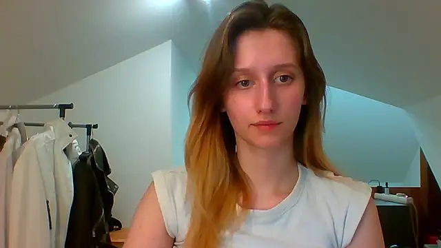 Snapshot of LUNA_delight chatting on March 10, 5:50 pm LUNA delight online show from March 10, 5:50 pm