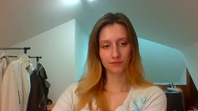 Snapshot of LUNA_delight chatting on March 12, 6:22 pm LUNA delight online show from March 12, 6:22 pm