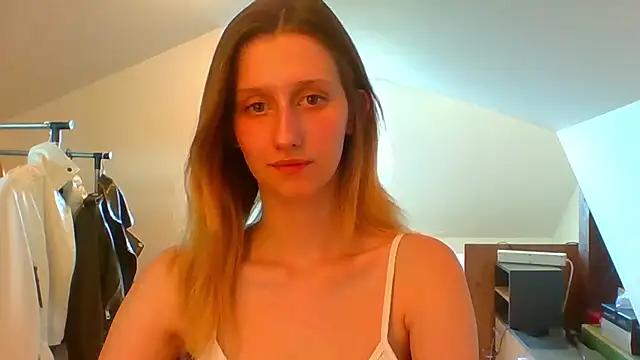 Snapshot of LUNA_delight chatting on March 17, 2:45 pm LUNA delight online show from March 17, 2:45 pm