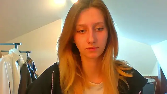 Snapshot of LUNA_delight chatting on March 19, 2:35 pm LUNA delight online show from March 19, 2:35 pm