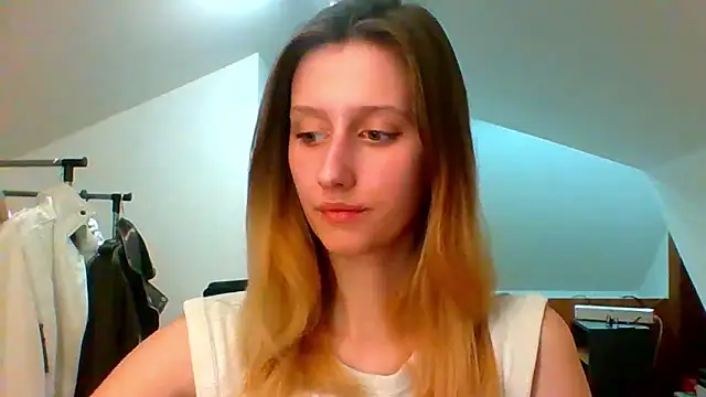 Snapshot of LUNA_delight chatting on March 19, 5:39 pm LUNA delight online show from March 19, 5:39 pm