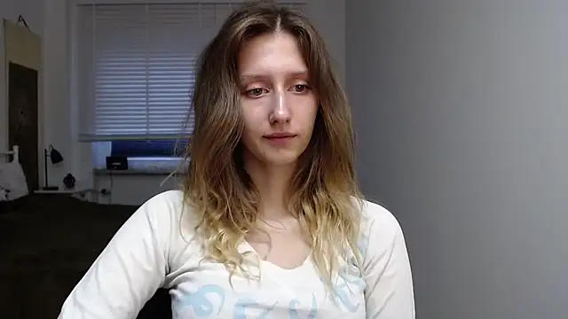 Snapshot of LUNA_delight chatting on October 1, 5:24 am LUNA delight online show from October 1, 5:24 am