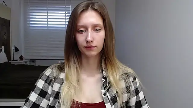 Snapshot of LUNA_delight chatting on October 3, 5:26 am LUNA delight online show from October 3, 5:26 am