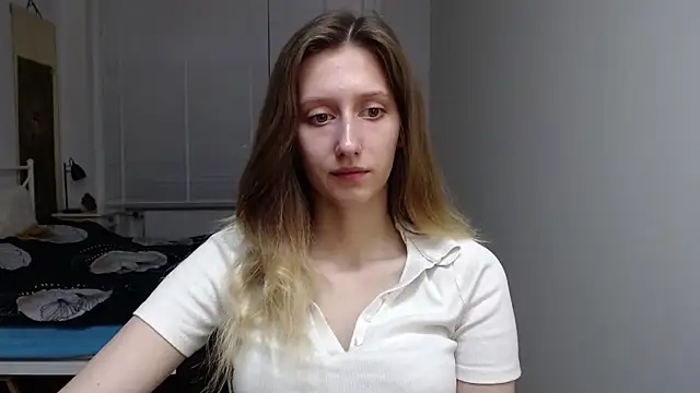 Snapshot of LUNA_delight chatting on October 8, 5:27 am LUNA delight online show from October 8, 5:27 am