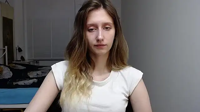 Snapshot of LUNA_delight chatting on October 9, 5:27 am LUNA delight online show from October 9, 5:27 am