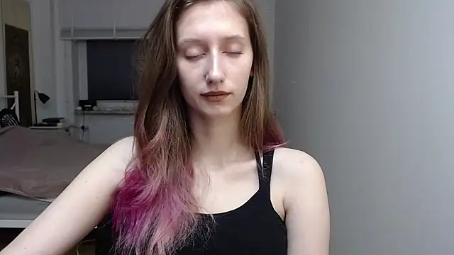 Snapshot of LUNA_delight chatting on December 3, 6:32 am LUNA delight online show from December 3, 6:32 am