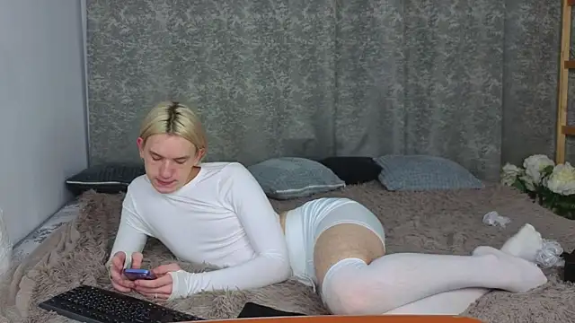 Snapshot of Ron_Vils chatting on November 8, 7:34 pm Ron Vils online show from November 8, 7:34 pm