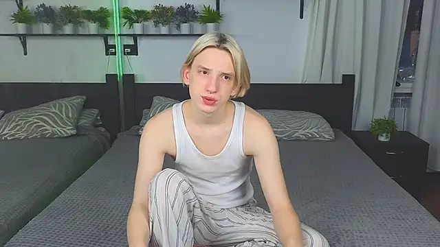 Snapshot of Ron_Vils chatting on November 21, 10:25 am Ron Vils online show from November 21, 10:25 am