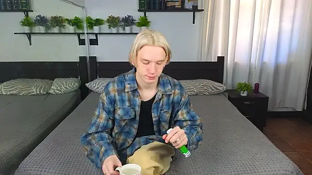 Snapshot of Ron_Vils chatting on November 30, 8:07 am Ron Vils online show from November 30, 8:07 am