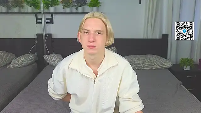 Snapshot of Ron_Vils chatting on December 1, 8:30 am Ron Vils online show from December 1, 8:30 am