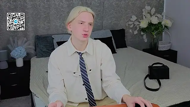 Snapshot of Ron_Vils chatting on December 3, 8:34 am Ron Vils online show from December 3, 8:34 am