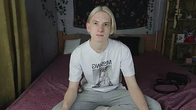 Snapshot of Ron_Vils chatting on December 4, 8:34 am Ron Vils online show from December 4, 8:34 am