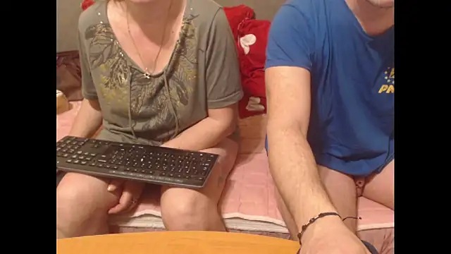 sweetcouplesweets online show from March 19, 3:52 am