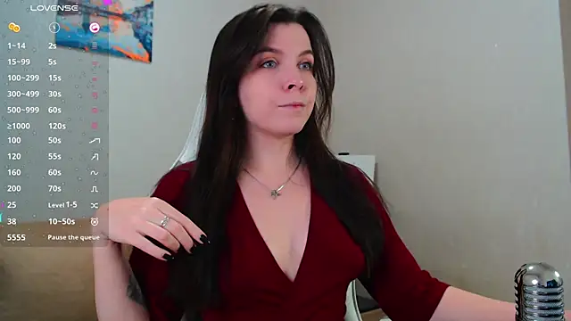 lunalovesu online show from December 24, 4:30 pm