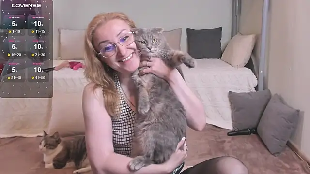 MadissonKiss online show from May 7, 1:55 am