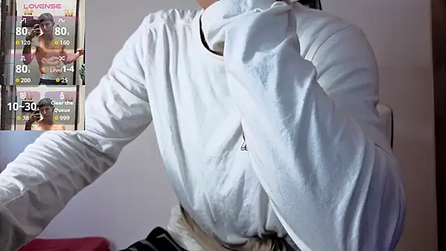 Snapshot of Cristopher23_ chatting on November 10, 12:15 pm Cristopher23 online show from November 10, 12:15 pm